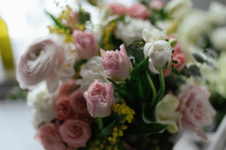 Flowers in Cyprus: How to Choose and Send the Perfect Flower Gift for Your Cypriot Friends Perfect Flower Gift for Your Cypriot Friends