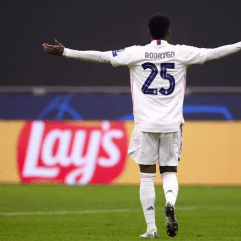 Rodrygo's jersey number at Clubs